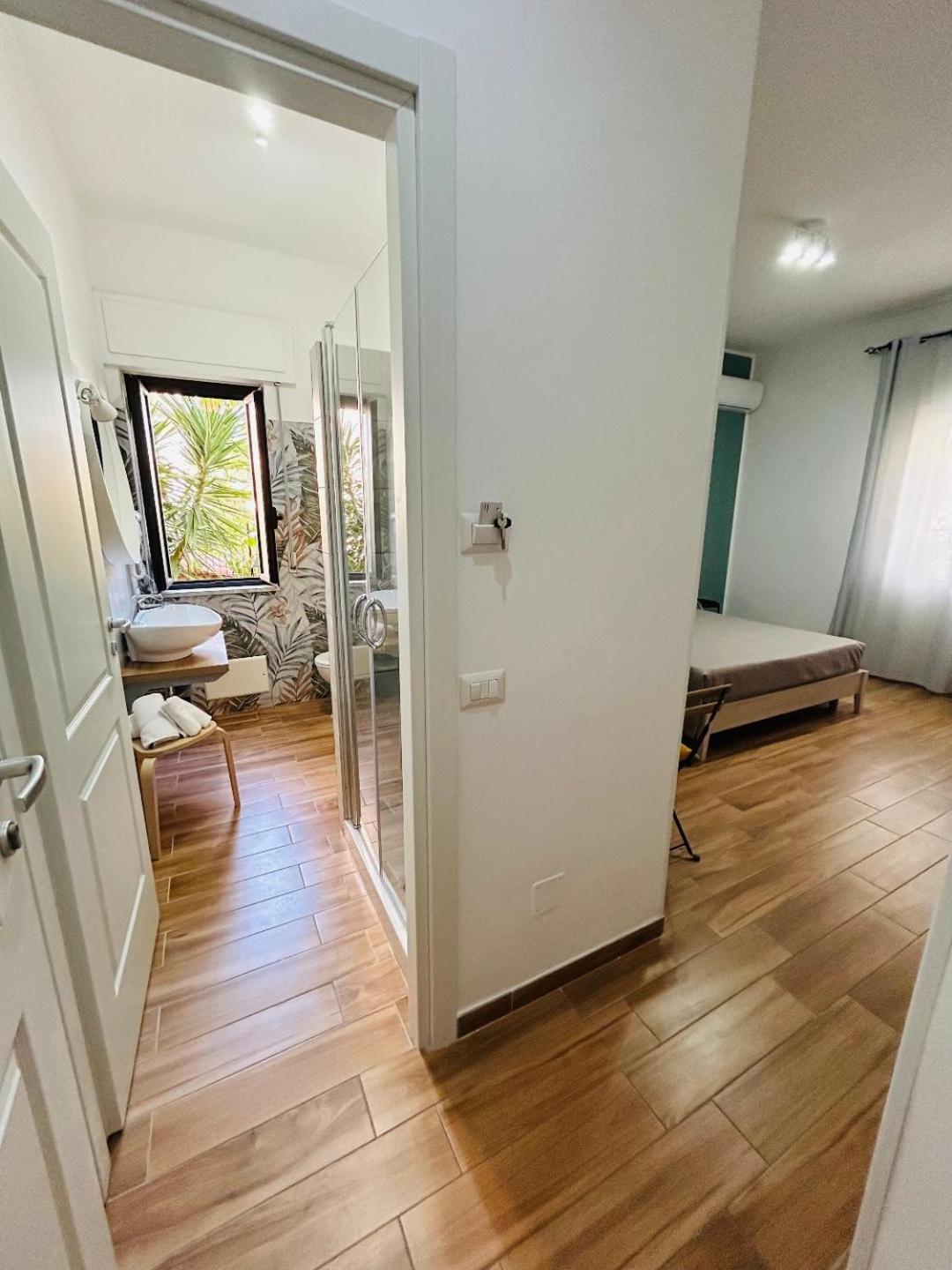 La Maison Derriere 特罗佩阿 外观 照片